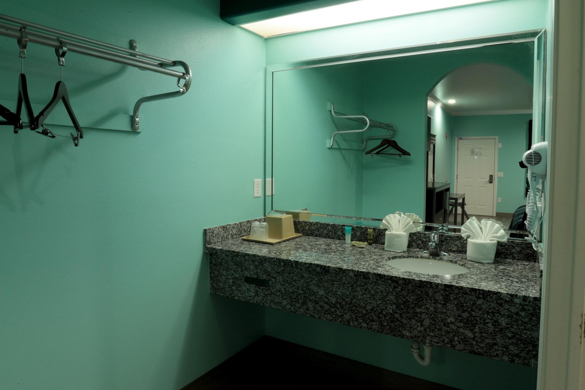 Scottish Inn And Suites Houston-Jones Road Louetta 외부 사진